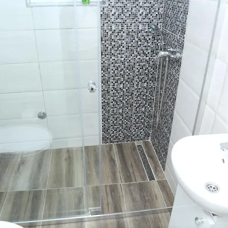 Apartmani Tesa Tesanj Exterior photo